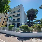 Hotel Senza Pensieri Riccione
